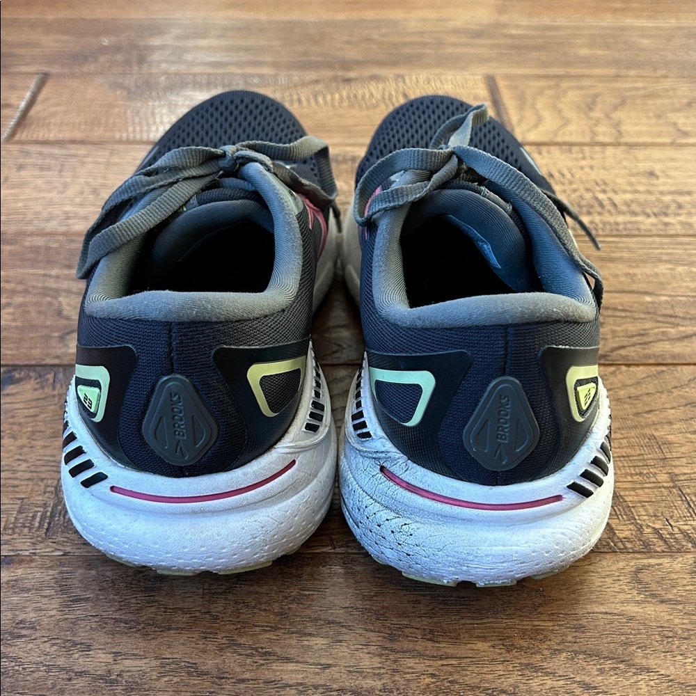 Brooks Adrenaline GTS 23 Cushioned Road Running Shoes Black Gunmetal Size 7.5 - Picture 8 of 10